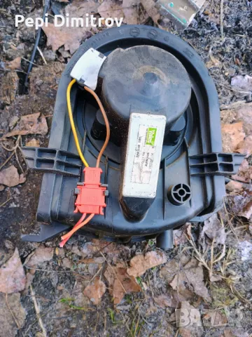 1H1 820 021VW Golf 3 /Vento моторче парно