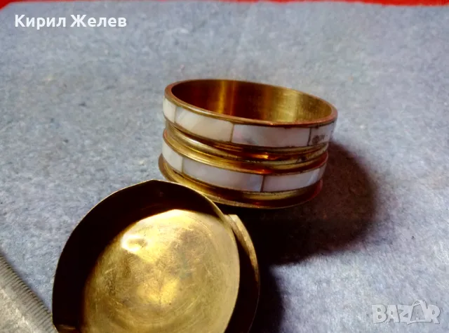 СТАРА БРОНЗОВА КУТИЙКА За ПУДРА БАЛСАМ МЕХЛЕМ и ДРУГО със СЛОНЧЕ Ръчно ИНКРУСТИРАНА със СЕДЕФ 47812, снимка 4 - Други ценни предмети - 47562293