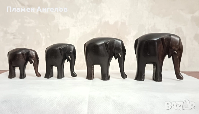 Дървени ръчно резбовани фигурки на слонове