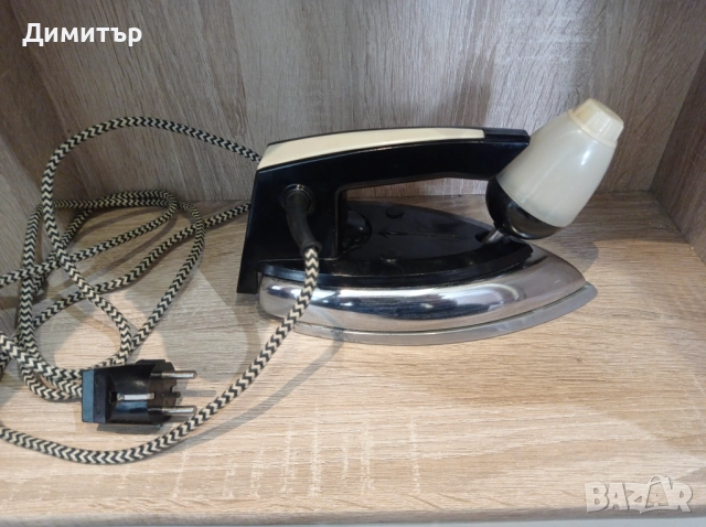 Руска ютия с функция пара 1000W