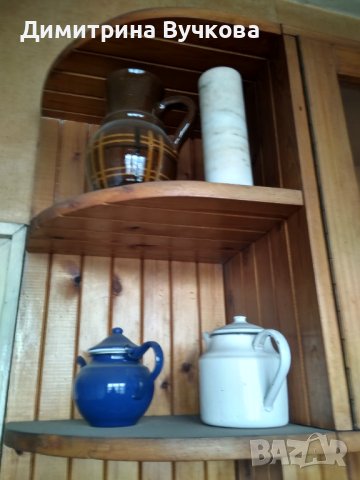 Мраморна ваза и порцеланова кана