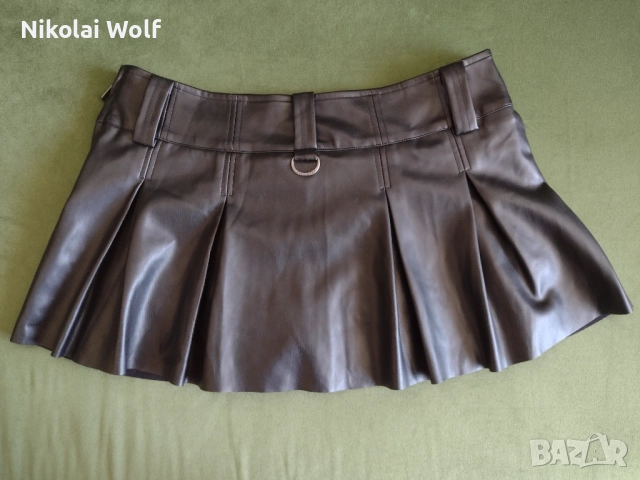 Кожена пола KILLSTAR - размер L, снимка 2 - Поли - 51950767