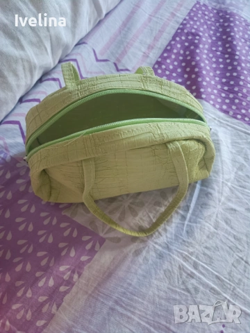 Малка зелена чантичка, снимка 2 - Чанти - 53835969