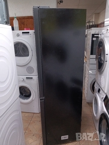 Чисто нов черен хладилник с фризер Gorenje No Frost А+++ с две години гаранция!, снимка 2 - Хладилници - 53832740