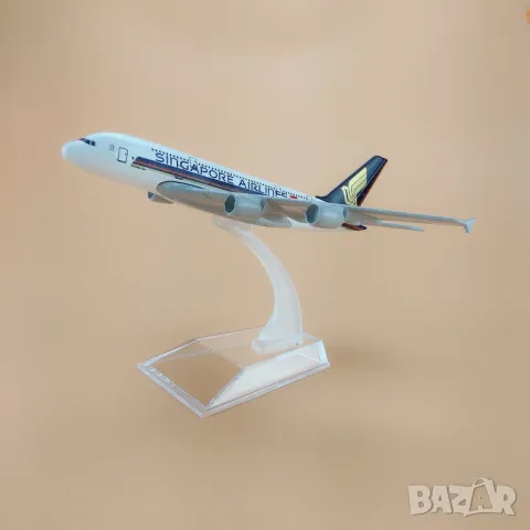 Еърбъс 380 самолет модел макет Singapore Airlines метален A380 пътнически летище, снимка 6 - Колекции - 49506607