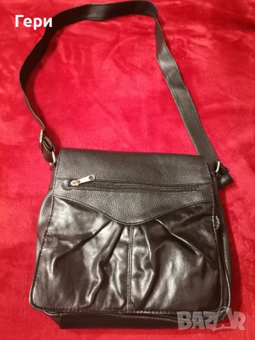 Черна чанта с много прегради, снимка 2 - Чанти - 51196828