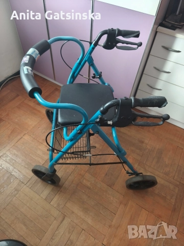 Стол/количка за инвалиди/трудноподвижни хора с подарък , снимка 4 - Инвалидни колички - 52964728