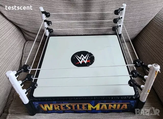Ринг за играчки Mattel WWE 2010 Money In the Bank Spring Ring Wrestling кеч ринг, снимка 8 - Колекции - 46162987