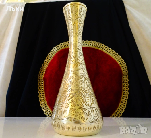 Чудна бронзова гарафа,ваза с релефни орнаменти, снимка 3 - Антикварни и старинни предмети - 51476756