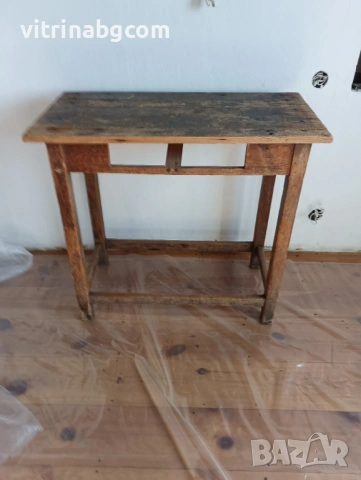 Автентична старинна маса от масивно дърво - подходяща за декор или проект