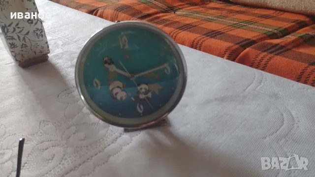 продавам ръчни и настолни часовници 