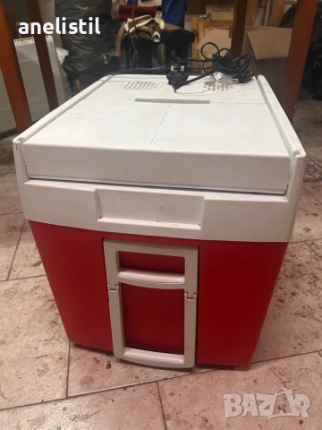 Оригинална електрическа хладилна кутия Coca-Cola – работеща, с колелца, снимка 2 - Хладилници - 53217901