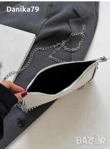 Малка бяла чанта, снимка 4 - Чанти - 52337361