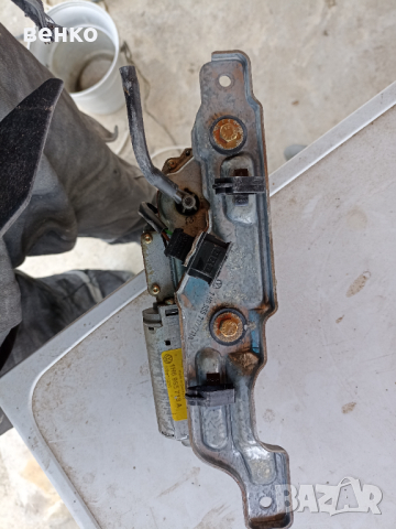 Моторче задна чистачка ,за голф 3, снимка 2 - Части - 44672911