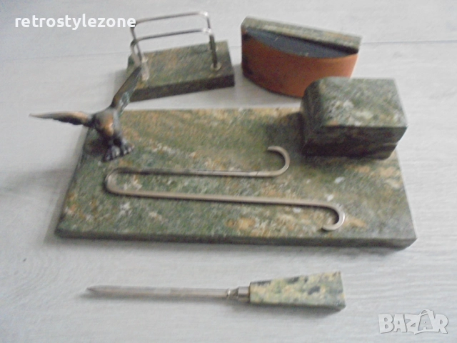 № 8311 Антикварен бюрален комплект от зелен камък и месинг – арт деко стил , снимка 4 - Други ценни предмети - 44071778
