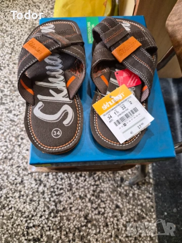 Продавам , снимка 2 - Детски сандали и чехли - 53718777