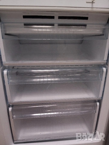 Иноксова комбиниран хладилник с фризер Сименс Siemens с две години гаранция!, снимка 9 - Хладилници - 53516595