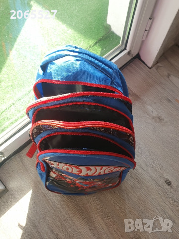 ученическа раница, снимка 2 - Кенгура и ранички - 44804211