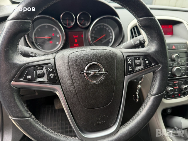 Opel Astra 1,7 CDTI, 120 k.c , снимка 11 - Автомобили и джипове - 53668813