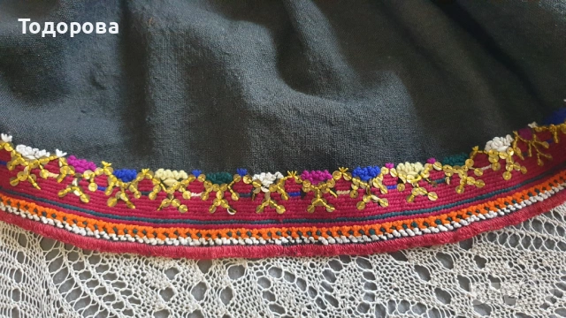 Автентични детски- кърлянка и престилка от Хърцайска носия, снимка 4 - Антикварни и старинни предмети - 53400784