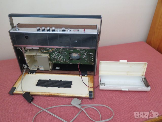 Vintage Grundig  Concert-Boy 208,   1967–1969г.,Ретро радио , снимка 14 - Радиокасетофони, транзистори - 41191157