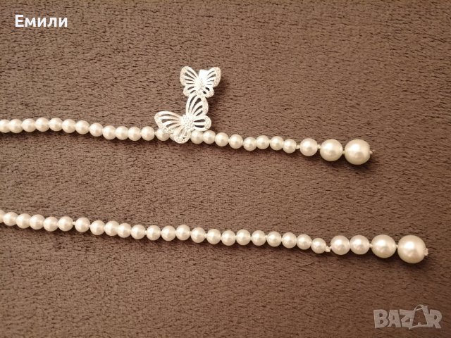 Елегантен колан бижу с бели/бежови перли и закопчалка пеперуди в сребрист цвят, снимка 4 - Колани - 41559674