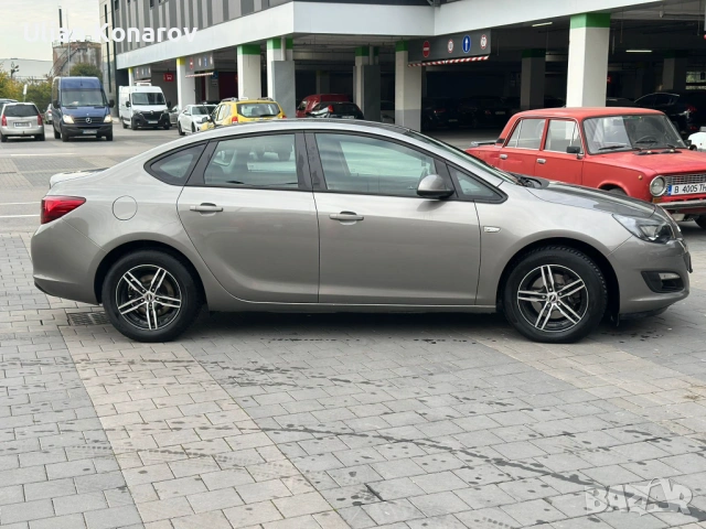 Opel Astra J ТОП!, снимка 3 - Автомобили и джипове - 53810146
