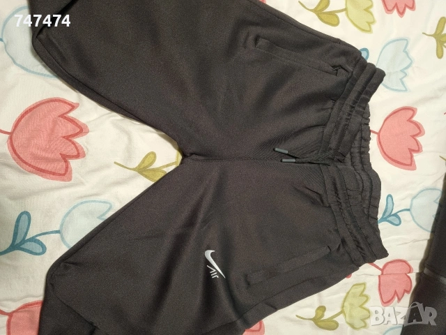 Нов спортен екип NIKE, M, снимка 5 - Спортни дрехи, екипи - 53107101