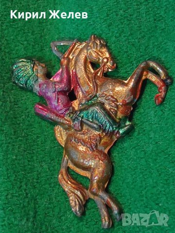 ИНДИАНЕЦ с ЛЪК на КОН СТАРА ОЛОВНА ФИГУРКА РЪЧНО ОЦВЕТЕНА ВОЙНИЧЕ РЯДКА СТАТУЕТКА 9011, снимка 3 - Колекции - 34485869