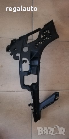 A2048850865,основа дясна предна броня MERCEDES W204 2007-2011, снимка 2 - Части - 39266449