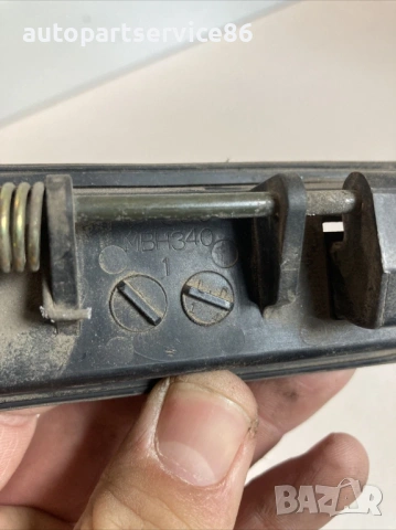 Дръжка за отваряне на заден капак за Mazda 626 2.0 TDI Estate (2001), снимка 2 - Части - 53696421