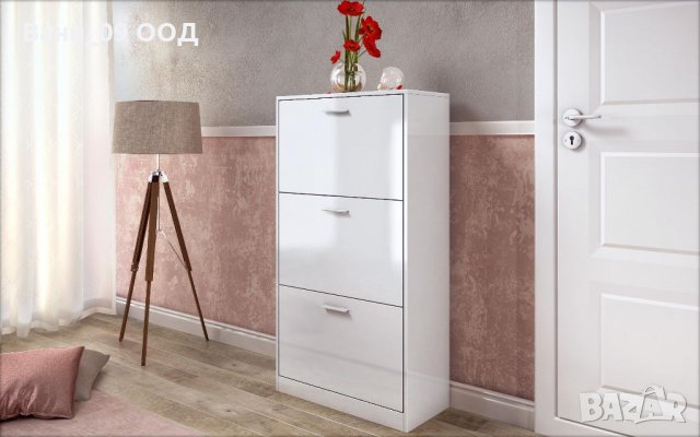 Елегантен шкаф за обувки в бял гланц