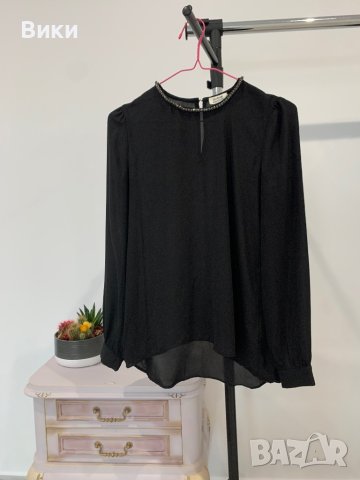 Красива блуза в размер XS, снимка 3 - Блузи с дълъг ръкав и пуловери - 44259939