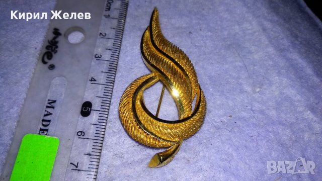 ПРЕКРАСНА АЖУРНА с ПОЗЛАТА СТИЛИЗИРАНА МАРКОВА АРТ БРОШКА от БРАГОРОДНА НЕРЪЖДАЕМА СТОМАНА 33128