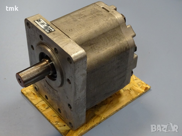 Хидравлична помпа Jihostroi U80A, снимка 13 - Резервни части за машини - 36375544