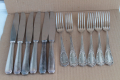 Комплект 6 ножа и 6 вилици посребрени , снимка 1 - Прибори за хранене, готвене и сервиране - 36253662