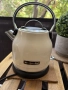 Електрическа кана KitchenAid в елегантен ретро дизайн и кремав , снимка 1