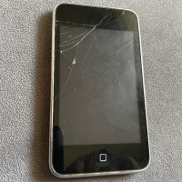 iPod Touch 2 (2nd generation) 8GB / пукнато стъклоa, снимка 3 - iPod - 44606230