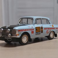 Москвич 412 рали London - Mexico 1970 - мащаб 1:43 на IXO моделът е нов в PVC дисплей-кейс, снимка 1 - Колекции - 41965392