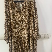 Нова тигрова рокля от Reserved, размер 42, снимка 4 - Рокли - 41844786