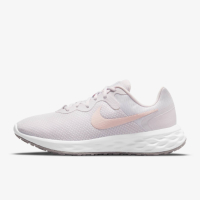 Дамски маратонки Nike Revolution 6, снимка 1 - Маратонки - 44708576