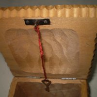 Ръчно изработена дърворезба кутия за бижута с ключ, снимка 6 - Други ценни предмети - 41656648