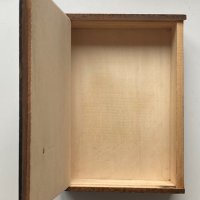 Резбована дървена кутия-книга, снимка 2 - Други - 35929571