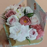 Кутия книга📖 със сапунени цветя, снимка 6 - Подаръци за жени - 40981192