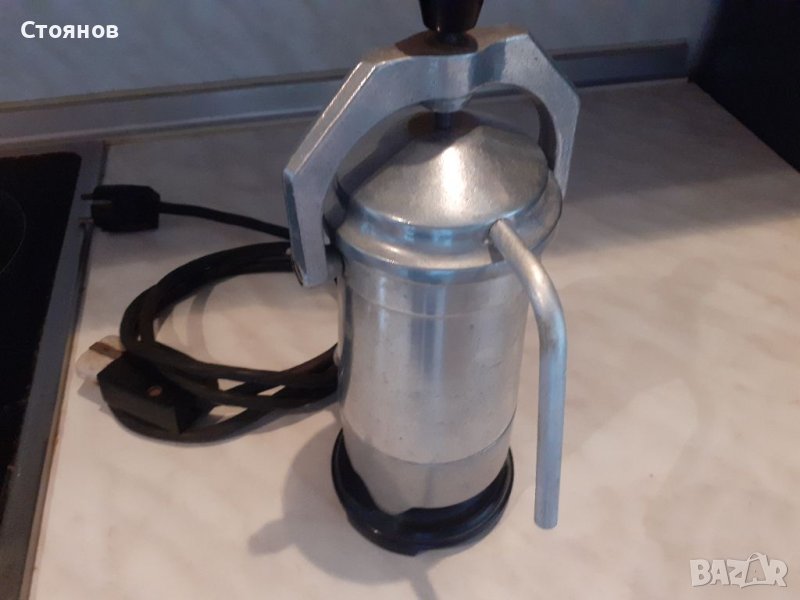 Унгарска алуминиева кафеварка от соца., снимка 1