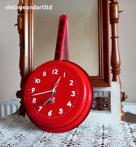 Рядък часовник Арадора, Aradora, работи, снимка 1