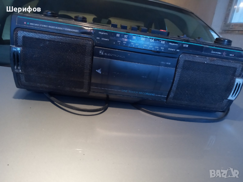 Продавам радиокасетофон, снимка 1