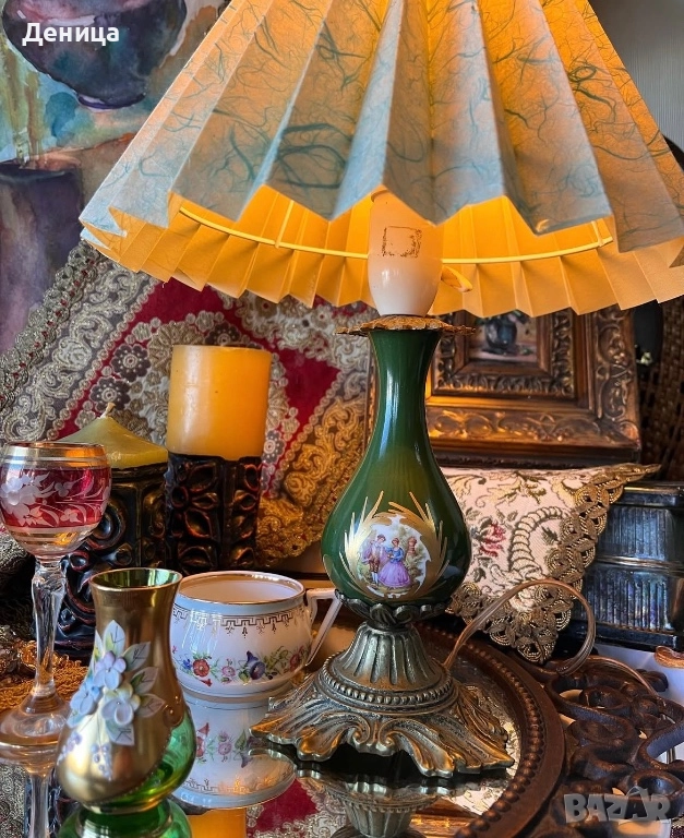 Една красваица за нощното ви шкафче или за интимното ви кътче 💚 Месингова основа, снимка 1