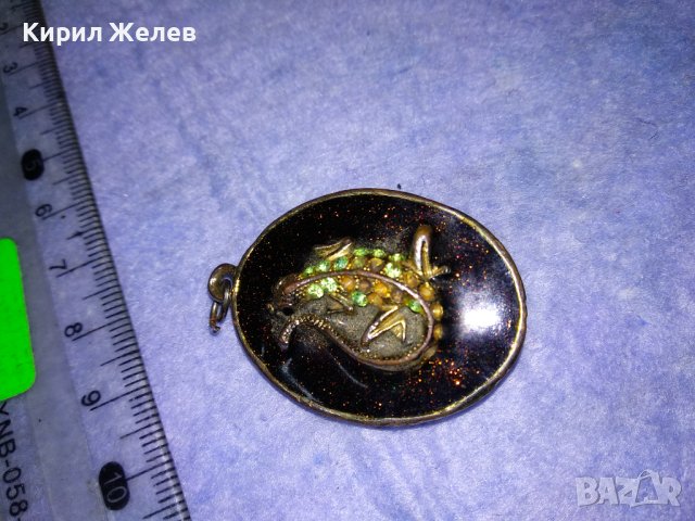 ЗЛАТИСТА МАСИВНА БРОНЗОВА с ЕМАЙЛ и ИСКРЯЩИ ФАСЕТИРАНИ КРИСТАЛИ АРТ ВИСУЛКА МЕДАЛЬОН с ГУЩЕРЧЕ 37006, снимка 10 - Колиета, медальони, синджири - 40684980