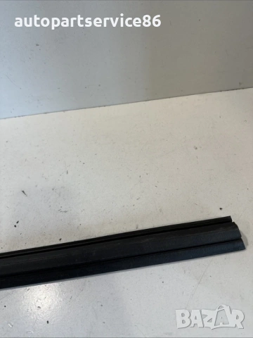 Предна дясна лайсна за стъкло черна интериор за Peugeot 4007 2.2 HDI (2009), снимка 3 - Части - 53648192